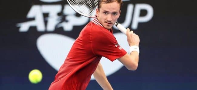 Скандал с Джоковичем сделал Медведева фаворитом Australian Open-2022 в линиях БК